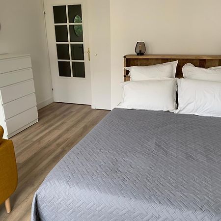 Beautiful Studio Located South Of Paris 부르그-라-레인느 객실 사진