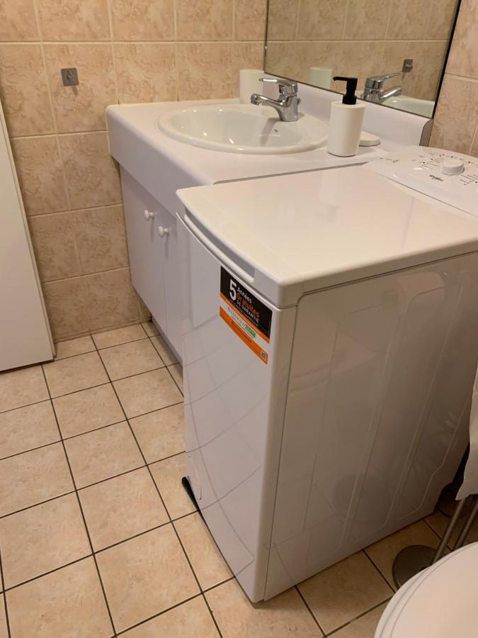 Beautiful Studio Located South Of Paris 부르그-라-레인느 외부 사진